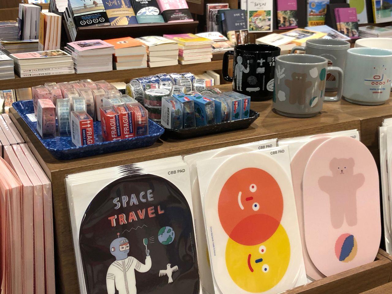 Euljiro Arc.N.Book | Beautiful tunnel made of walls filled with books!